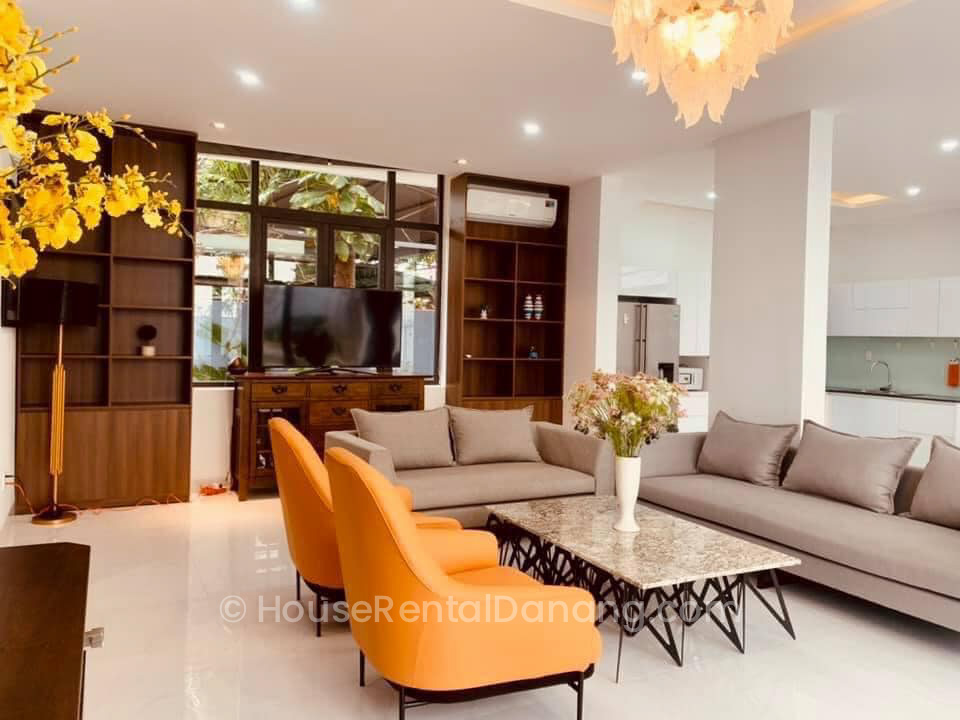 Villa With 5 Bedrooms For Rent In Da Nang
