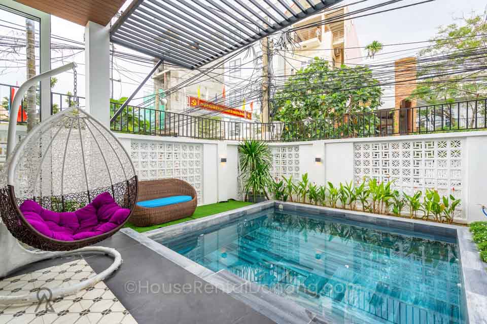 Stylish 4 Bedrooms Villa For Rent