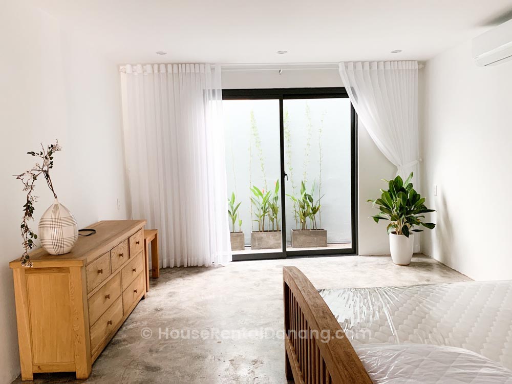 Small 2 bedrooms House For Rent In Da Nang