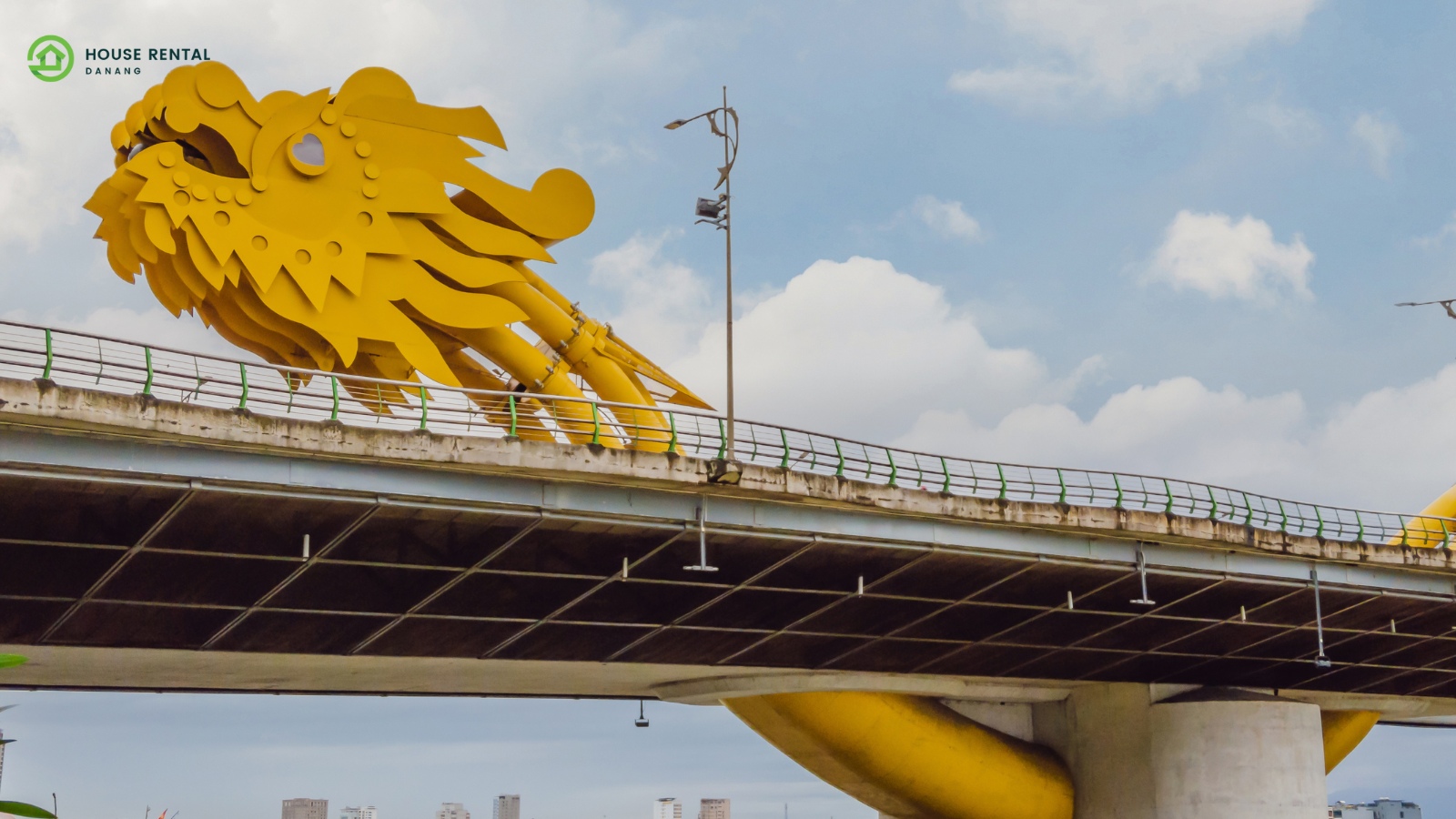 Exploring the Magnificent Dragon Bridge in Da Nang, Vietnam