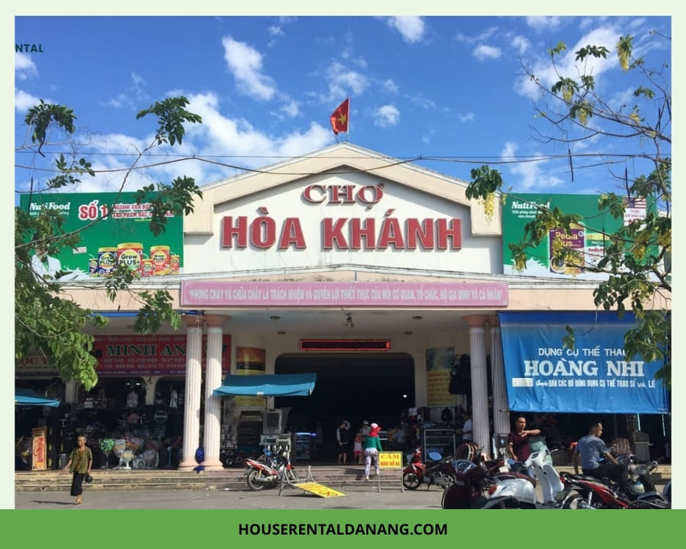 다낭의 활기찬 야시장 (1)