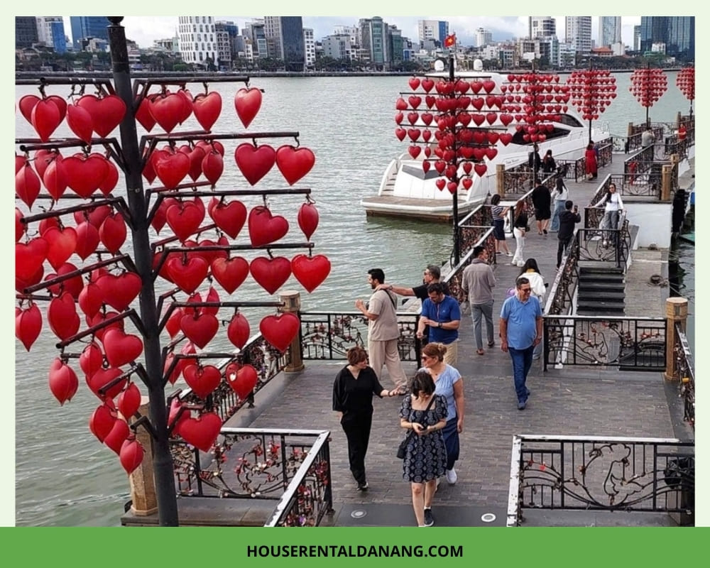Kinh nghiệm đi cầu tình yêu Đà Nẵng - Nơi để minh chứng tình yêu đôi lứa cầu tình yêu Đà Nẵng