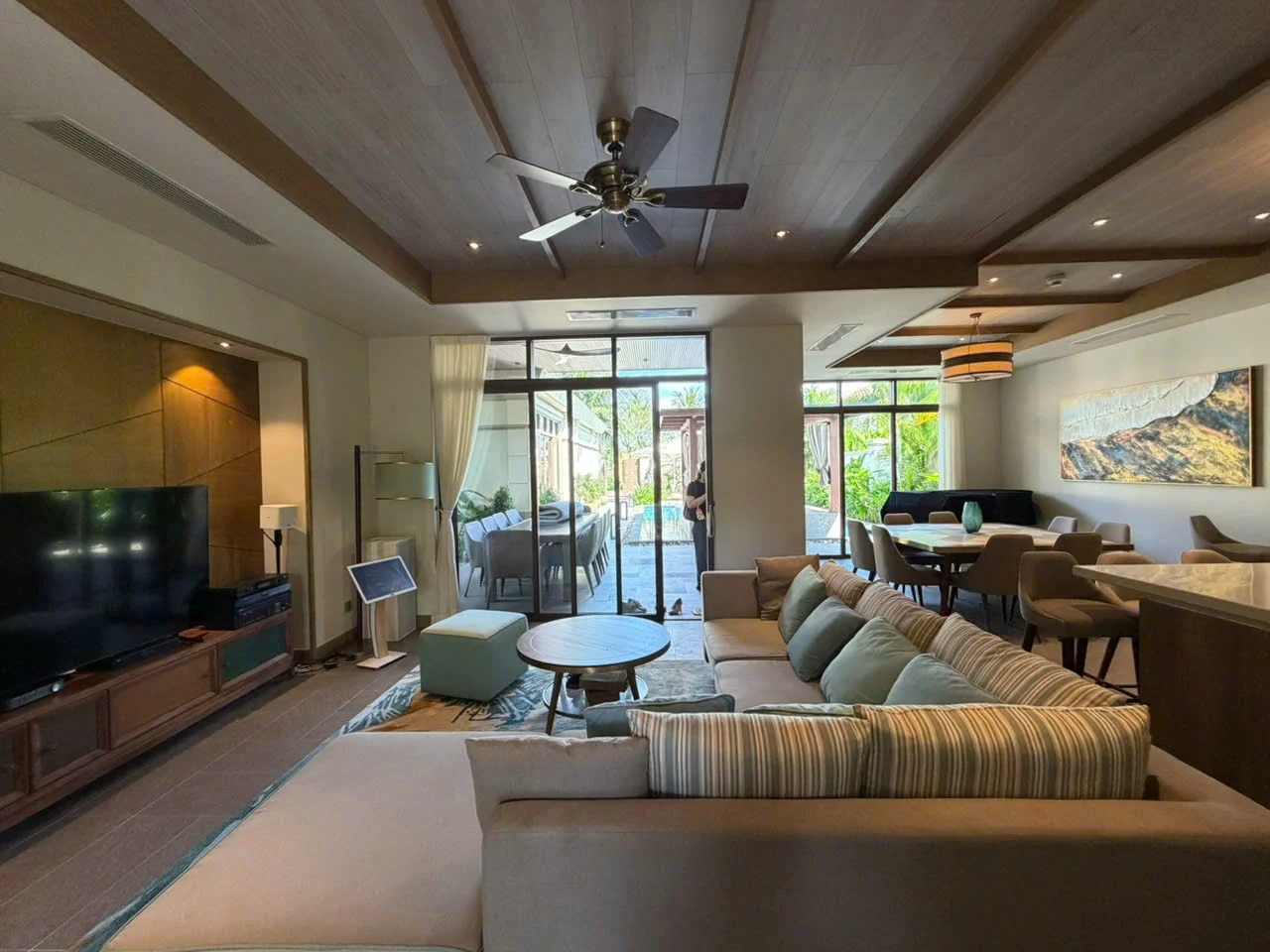 3-Bedroom Beachfront Villa with Private Pool in Da Nang - photo 1