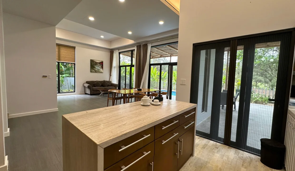 3-Bedroom Villa in Montgomerie Links Golf Community - photo 2