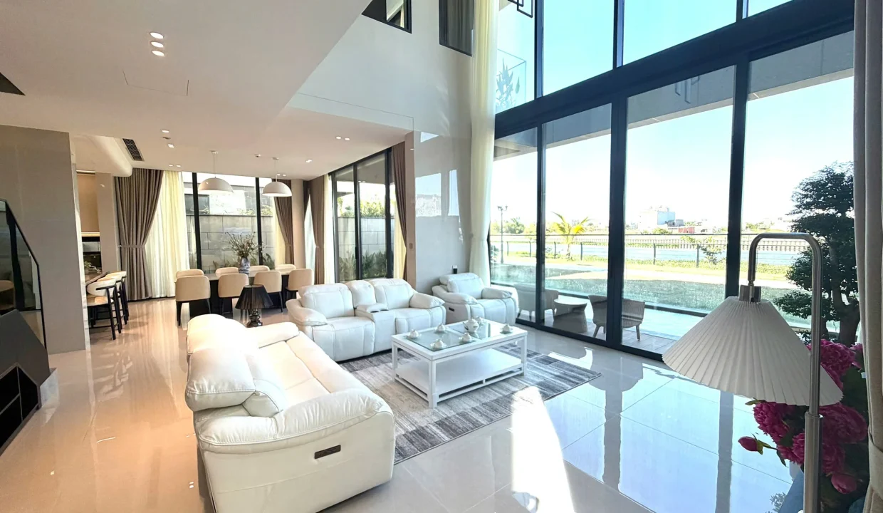 5-Bedroom Riverside Villa for Rent in Da Nang - photo 1