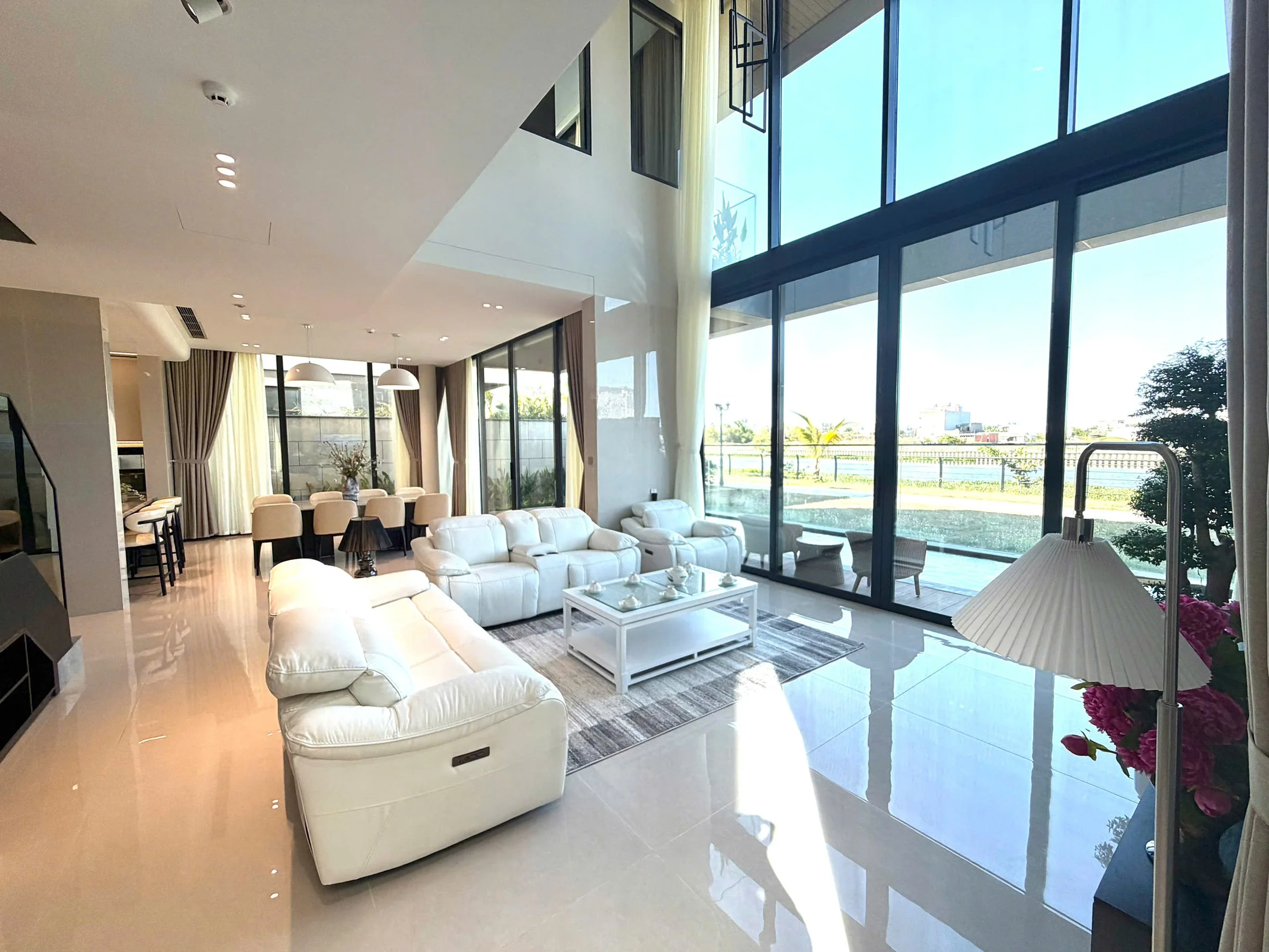 5-Bedroom Riverside Villa for Rent in Da Nang in Da Nang - photo 1