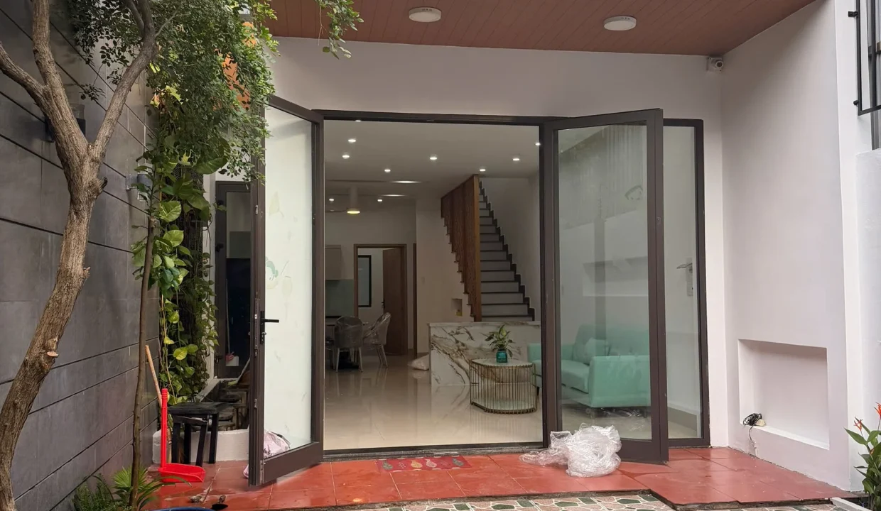 Modern Two-Storey House with Front Yard in Da Nang - photo 7