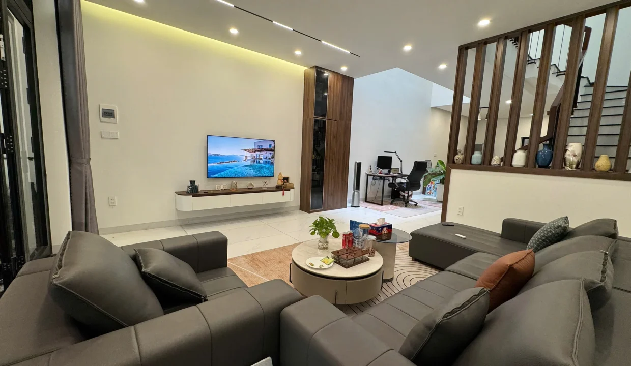 Move-In-Ready 3-Bedroom Smart Townhouse Near My An Beach - photo 2