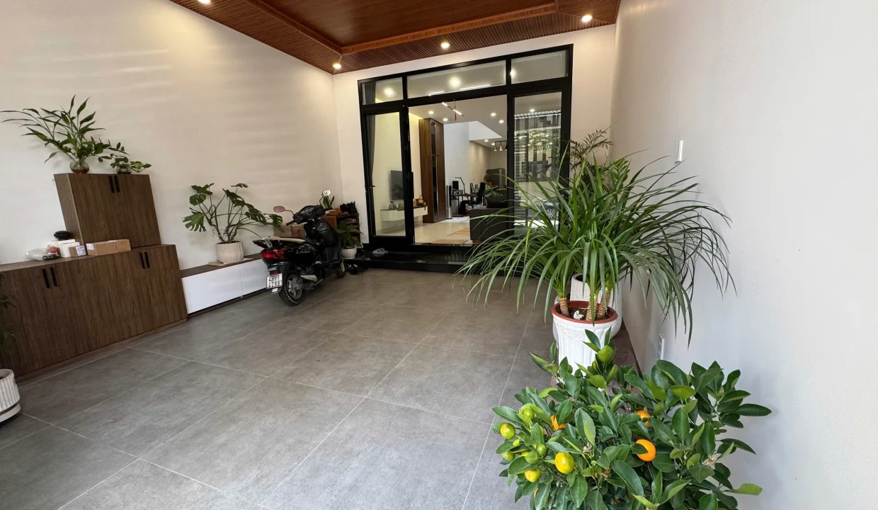 Move-In-Ready 3-Bedroom Smart Townhouse Near My An Beach - photo 4