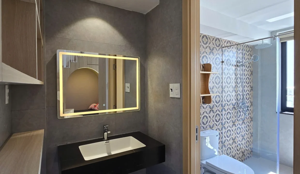 New Three-Bedroom House near Nguyen Xi Street - photo 2