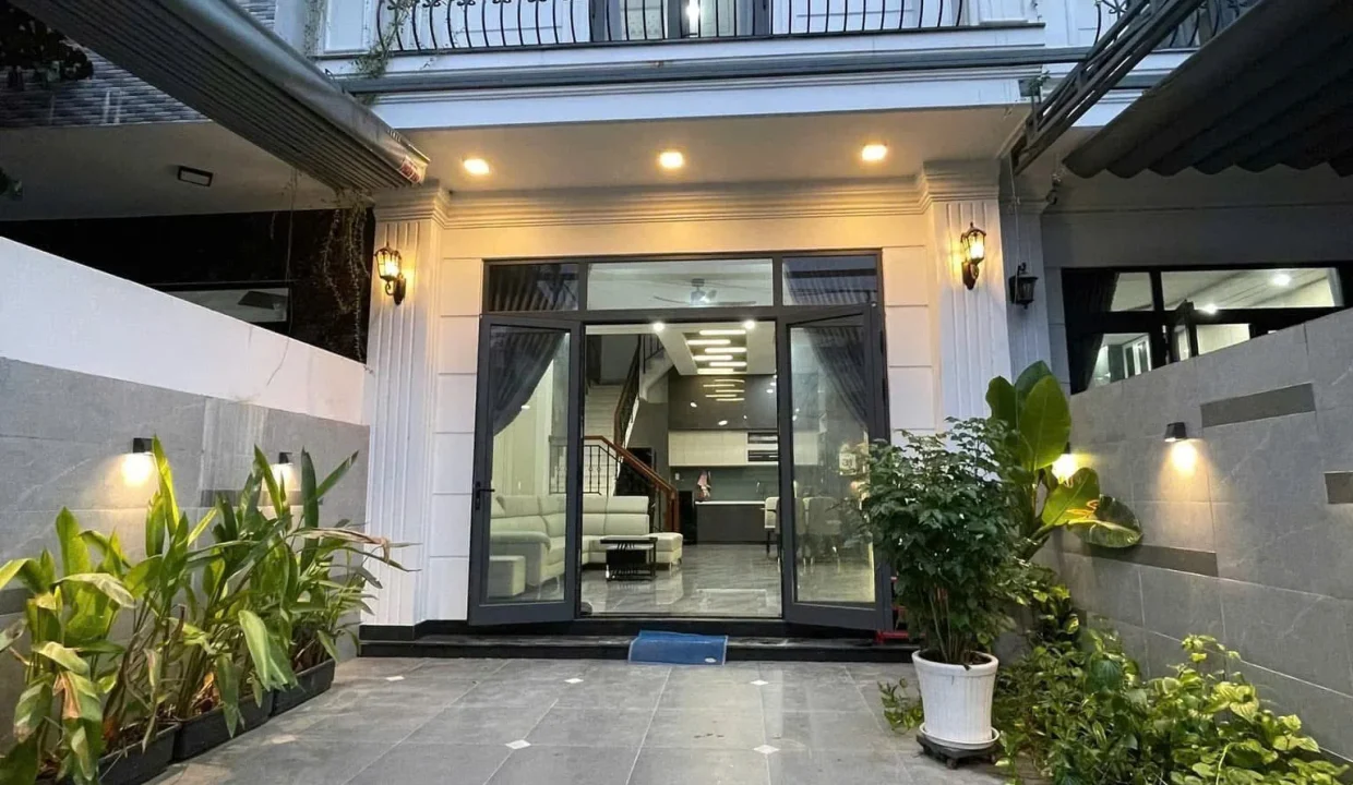 Newly Built 3-Bedroom House with Easy Car Access in Lien Chieu - photo 1