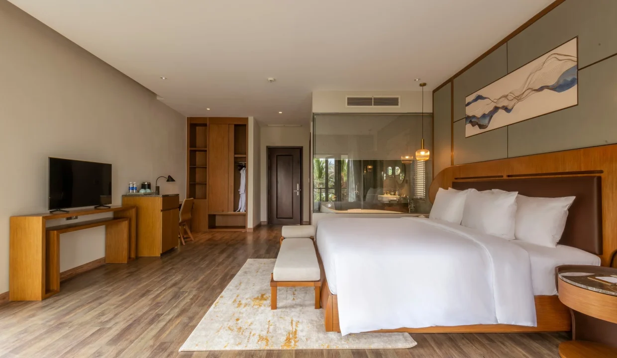 Spacious 4-Bedroom Villa at Koi Resort for Refined Coastal Living - photo 4