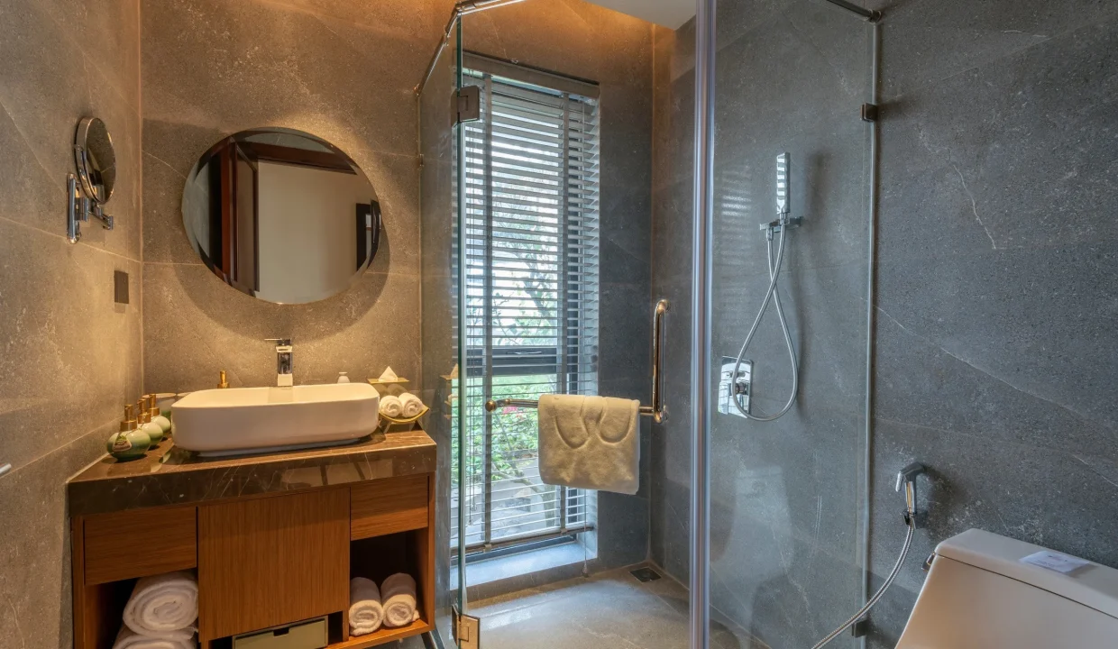 Spacious 4-Bedroom Villa at Koi Resort for Refined Coastal Living - photo 5