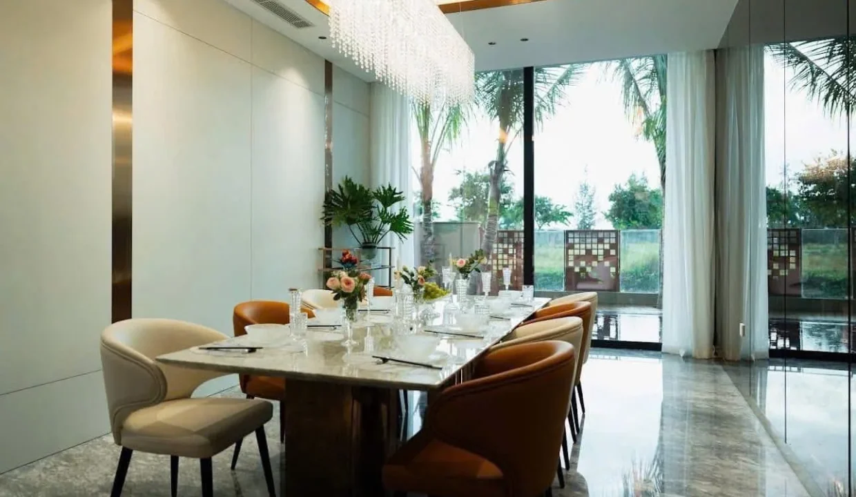 Three-Storey 5-Bedroom Luxury Villa in Da Nang - photo 2