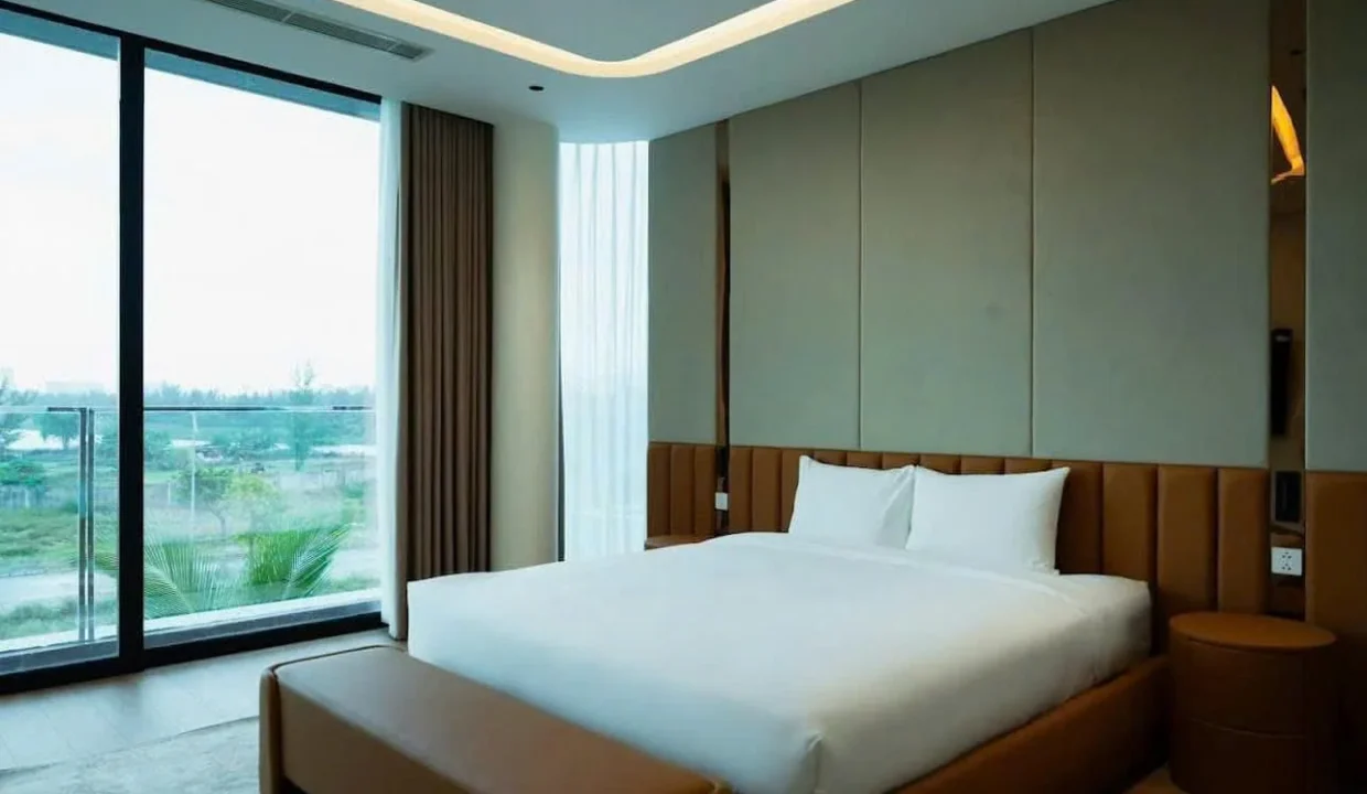 Three-Storey 5-Bedroom Luxury Villa in Da Nang - photo 3