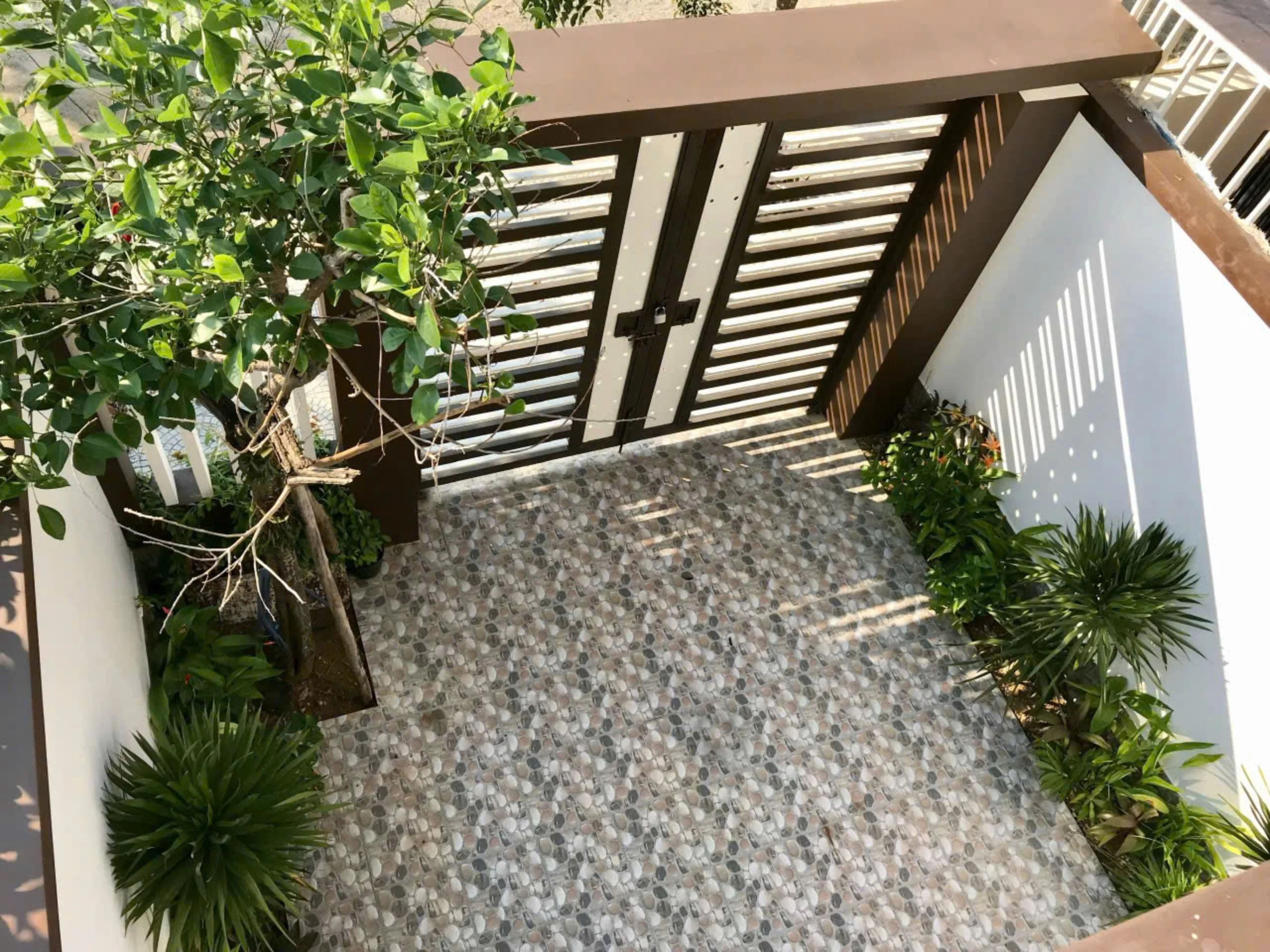 Three-Storey House for Rent in Hoa Xuan in Da Nang - photo 1