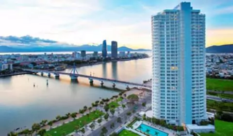 Azura tower beside the Han River