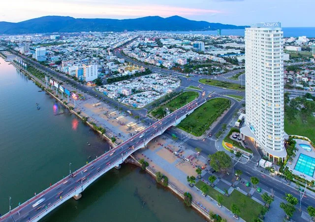 Aerial view of Azura and the Han River