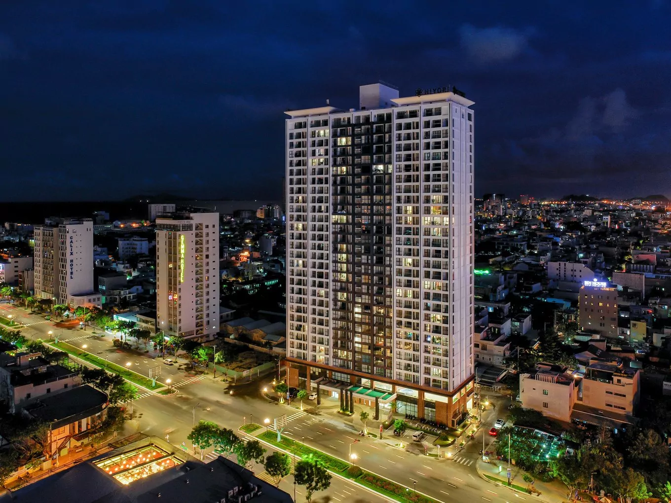 Hiyori Garden Tower at night