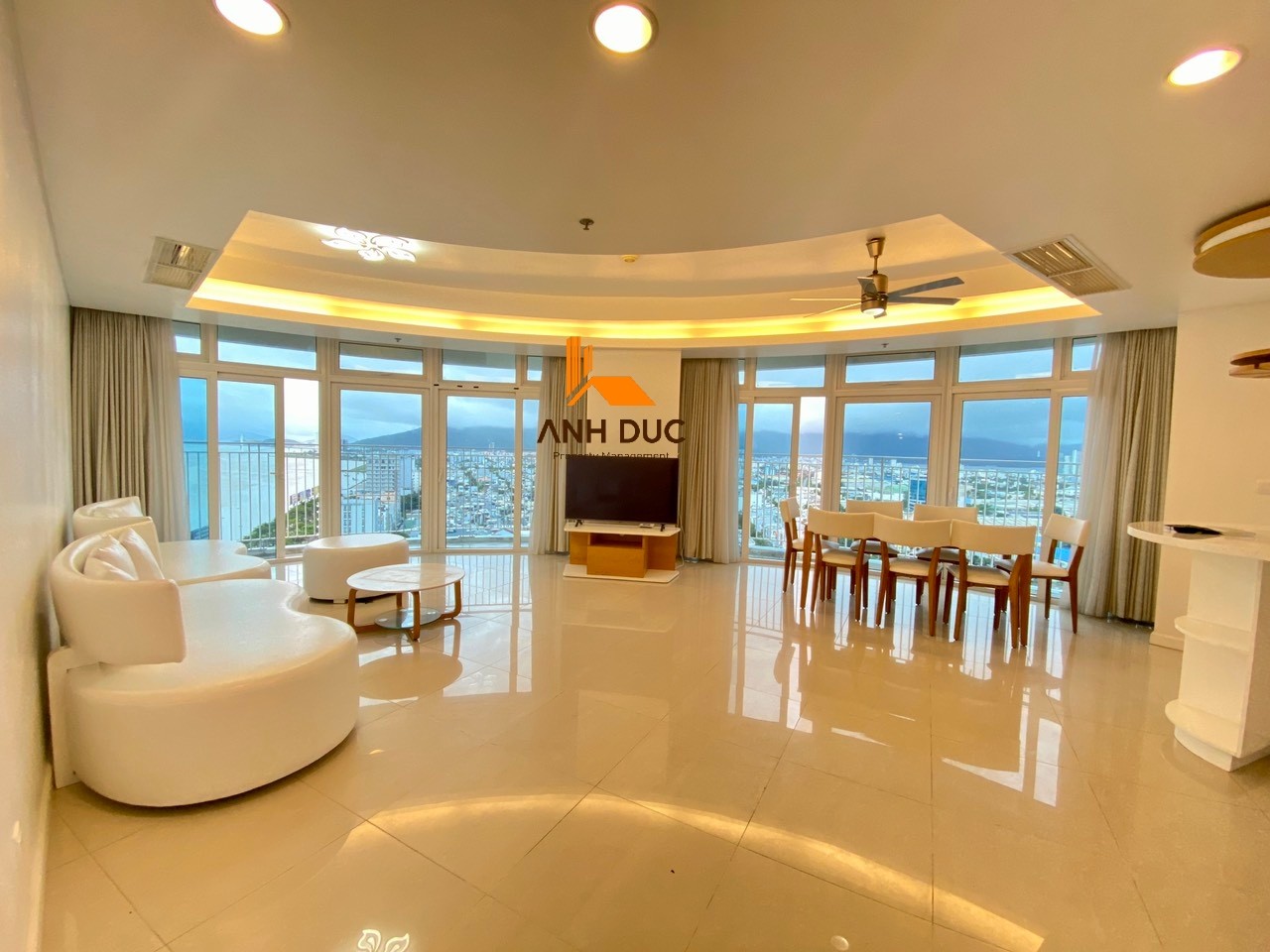 Stylish 2-Bedroom Apartment at Azura