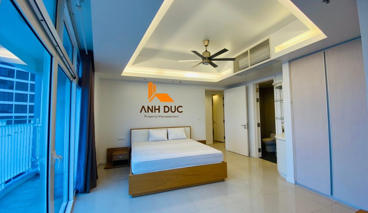 Stylish 2-Bedroom Apartment at Azura