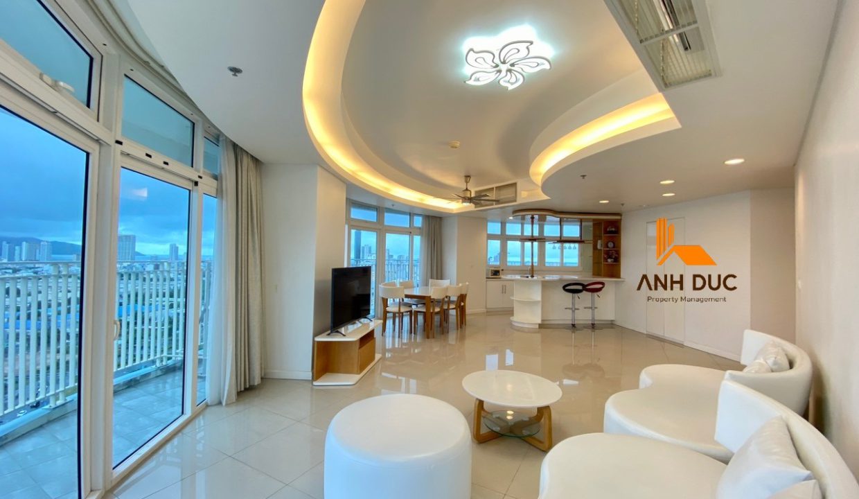 Stylish 2-Bedroom Apartment at Azura