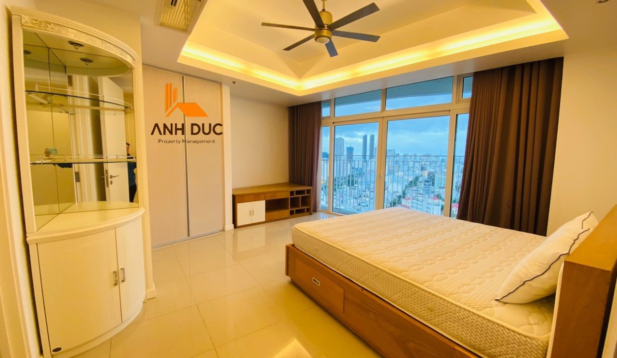 Stylish 2-Bedroom Apartment at Azura