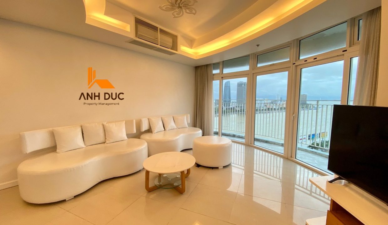 Stylish 2-Bedroom Apartment at Azura