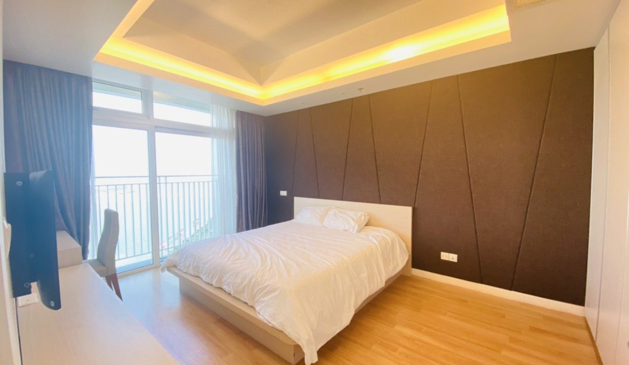 Luxury 2-Bedroom Apartment at Azura