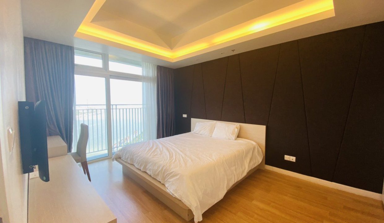 Luxury 2-Bedroom Apartment at Azura