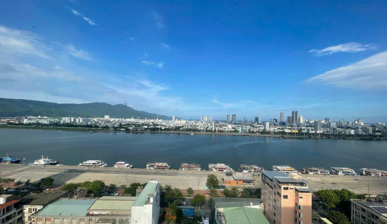 River View 3-Bedroom Penthouse at Danang Plaza