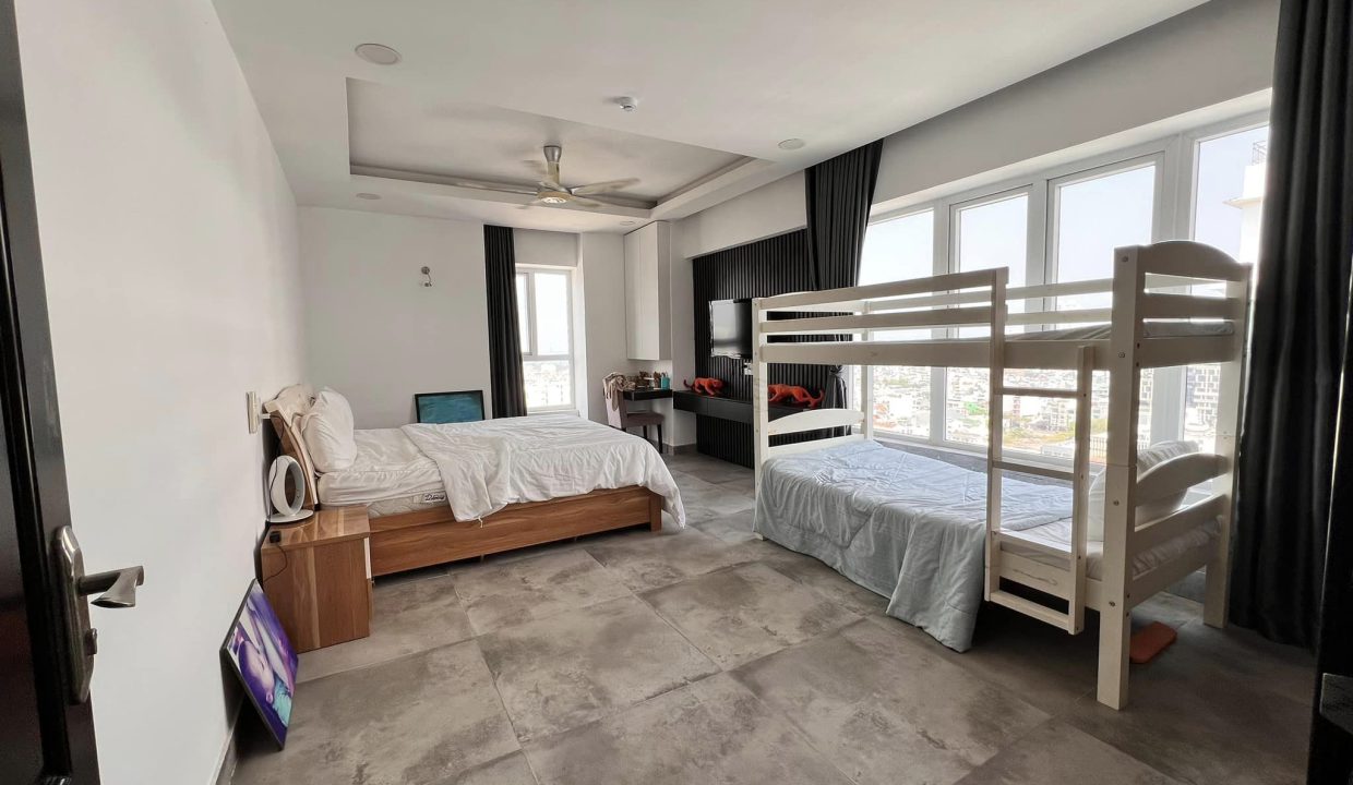 River View 3-Bedroom Penthouse at Danang Plaza