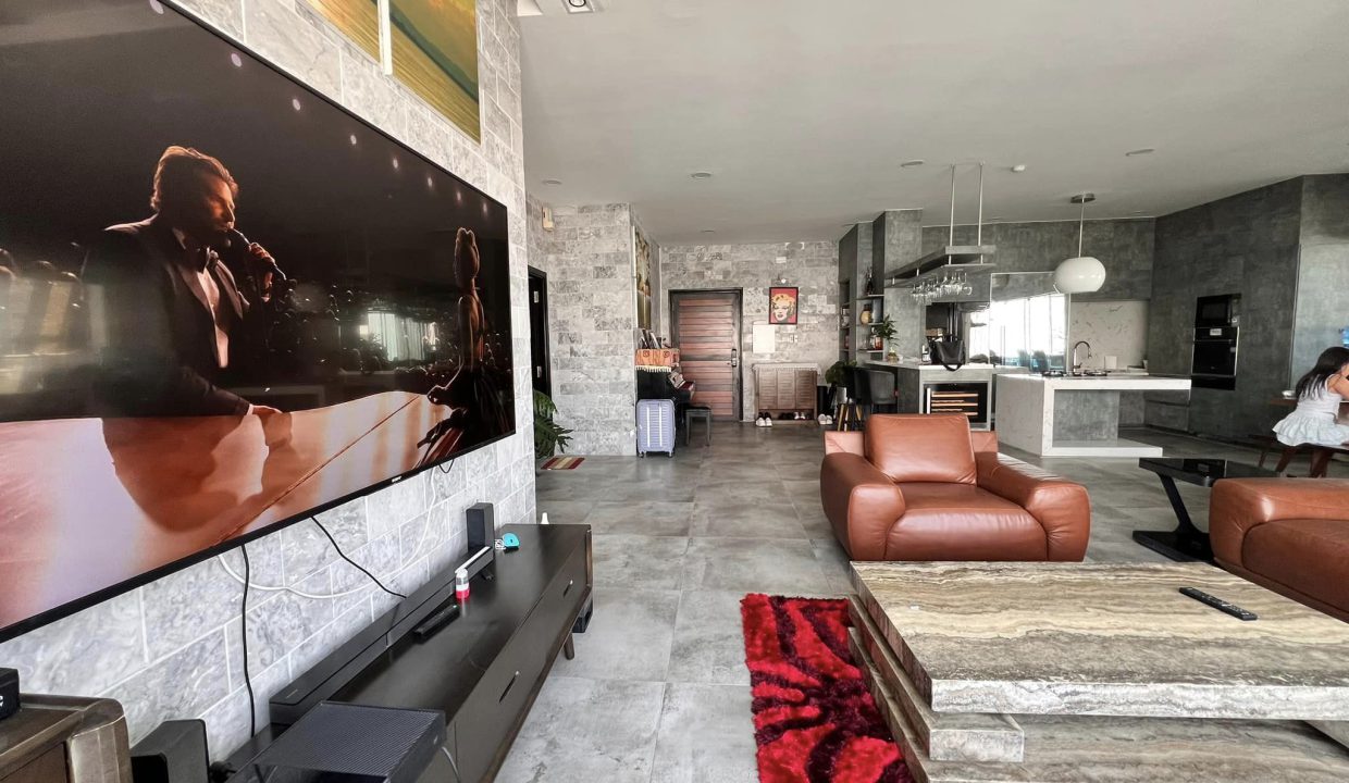 River View 3-Bedroom Penthouse at Danang Plaza