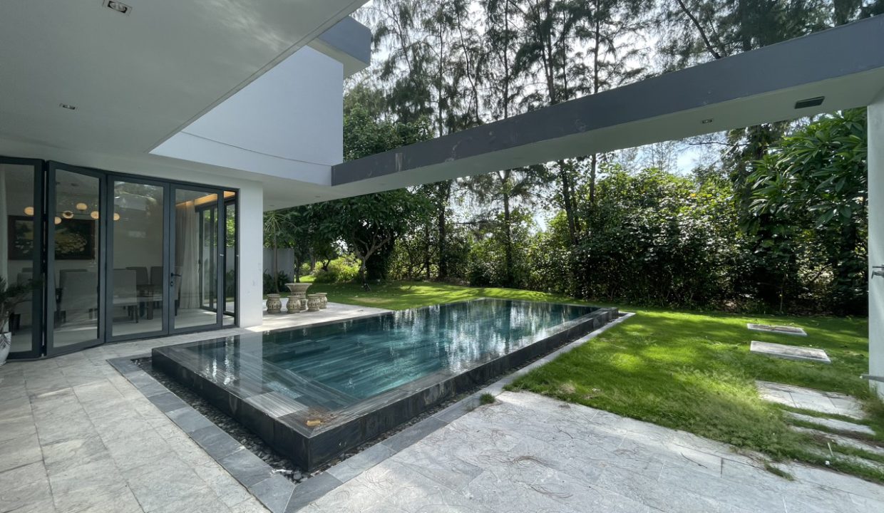 Golf Course 3-Bedroom Villa at The Dune