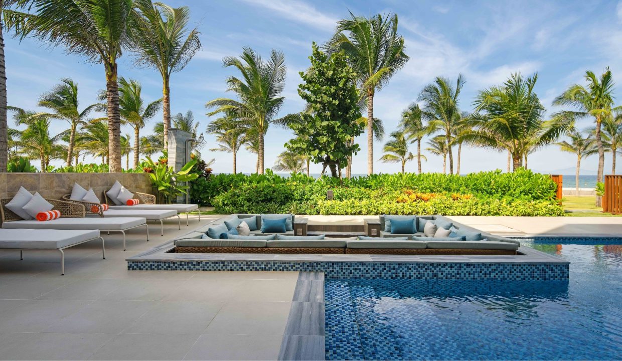 Beachfront 6-Bedroom Villa at The Five Villas