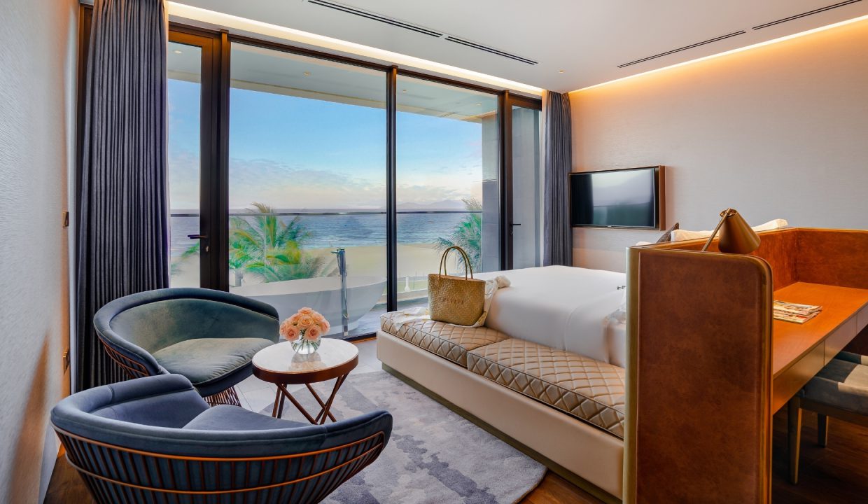Beachfront 6-Bedroom Villa at The Five Villas