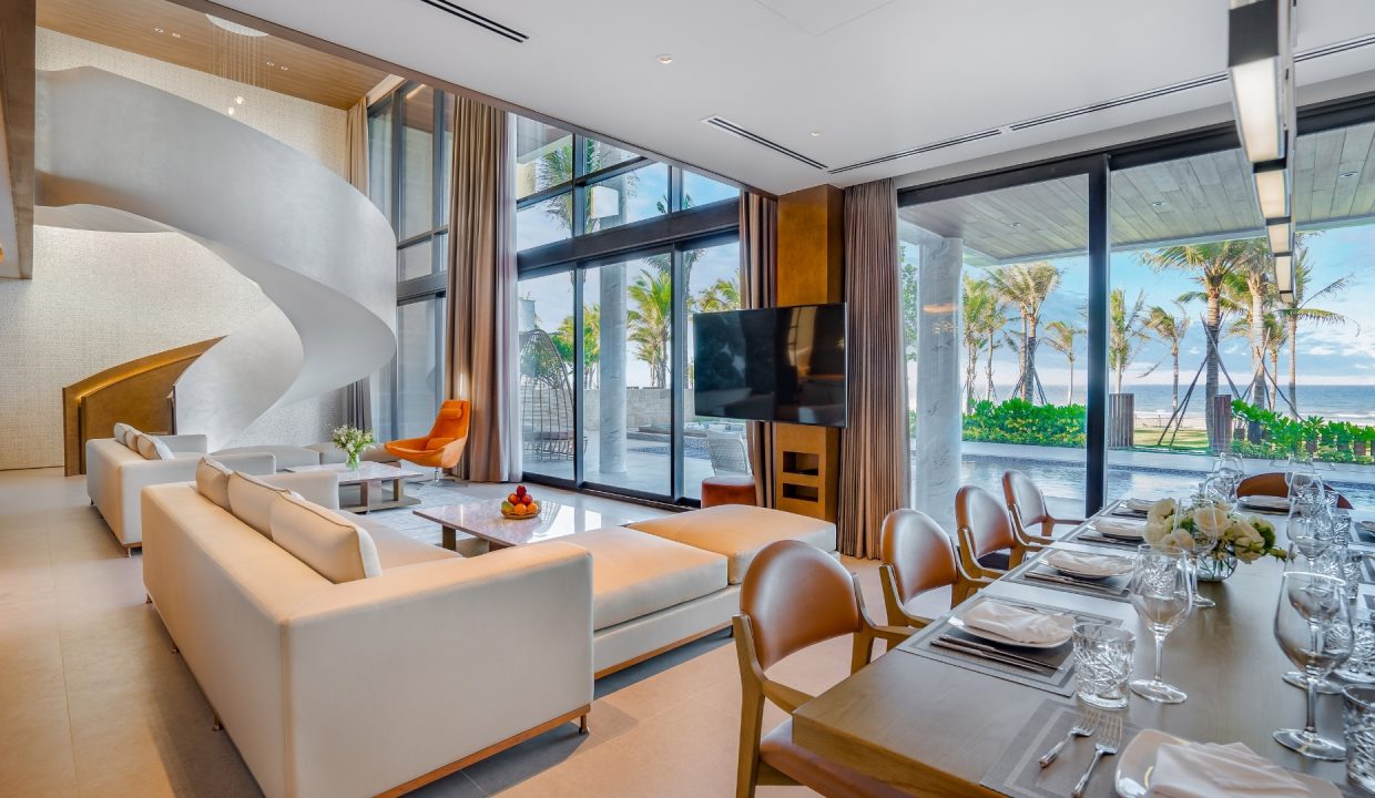 Beachfront 6-Bedroom Villa at The Five Villas