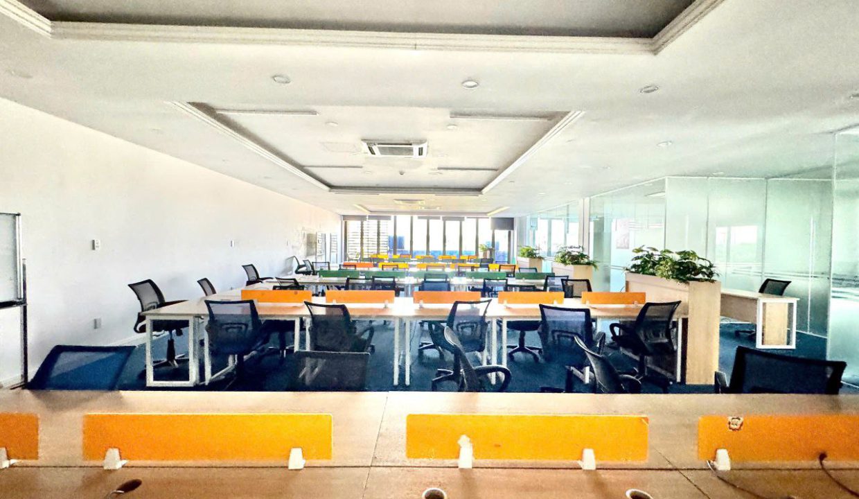 Fully Furnished 300 m² Office near Da Nang Airport