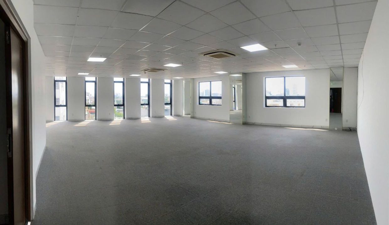 Flexible Office Space on Xo Viet Nghe Tinh | 125-215 m² Options