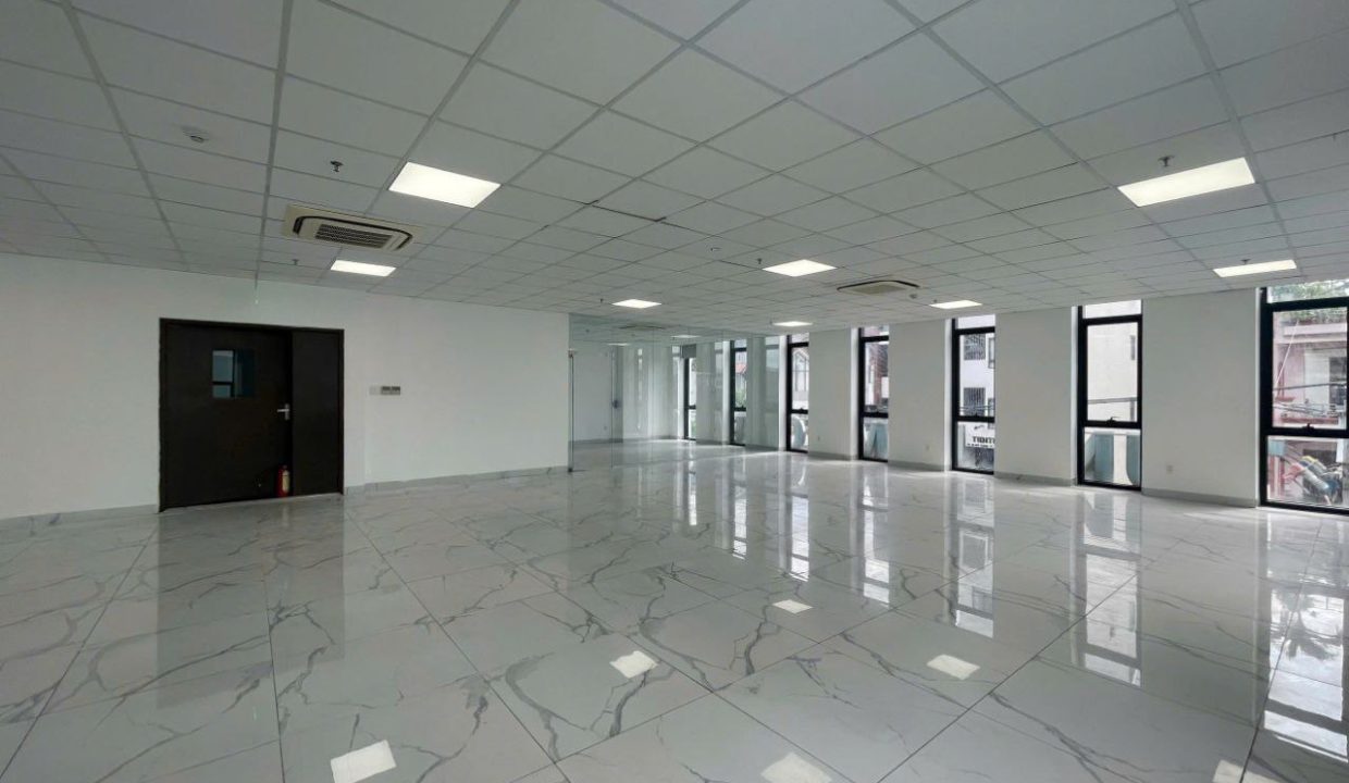 Flexible Office Space on Xo Viet Nghe Tinh | 125-215 m² Options