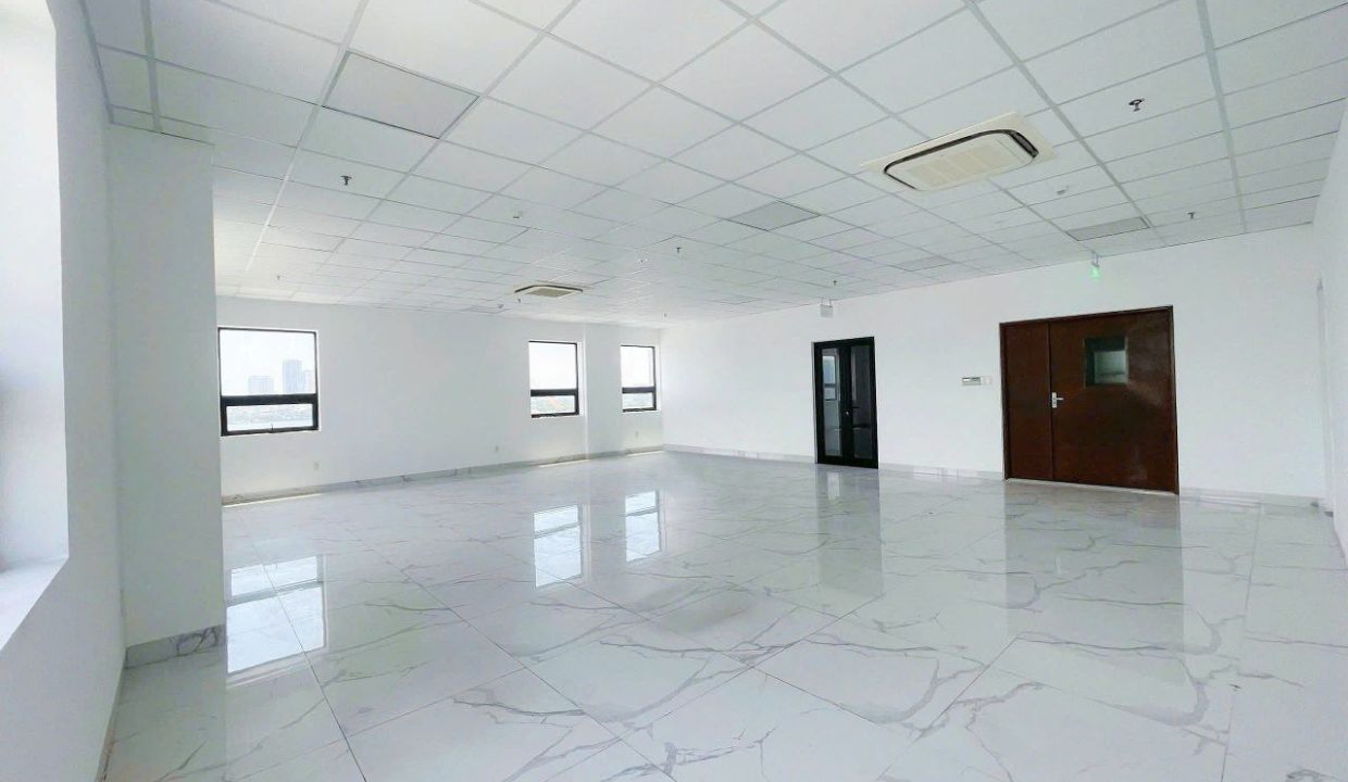 Flexible Office Space on Xo Viet Nghe Tinh | 125-215 m² Options