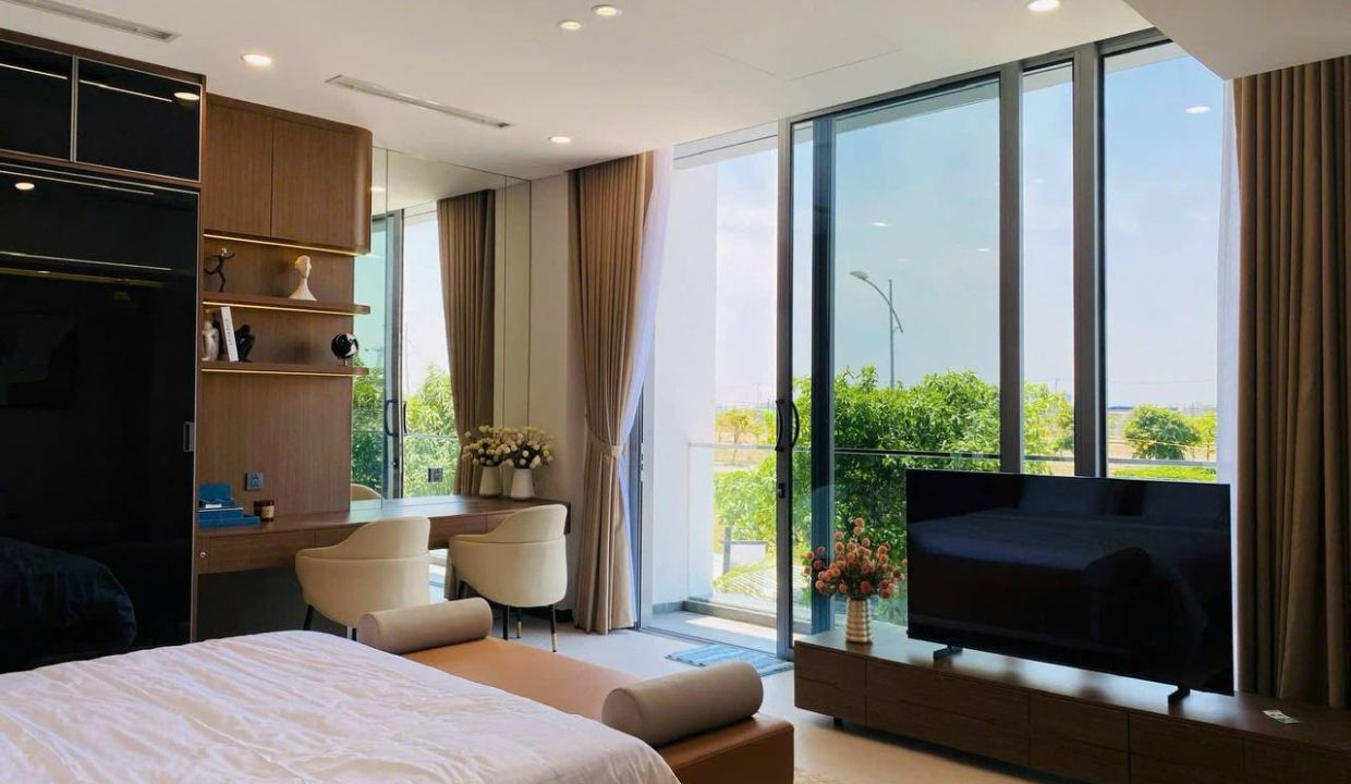 Luxury 4 Bedroom Villa with Pool, Sauna & Elevator