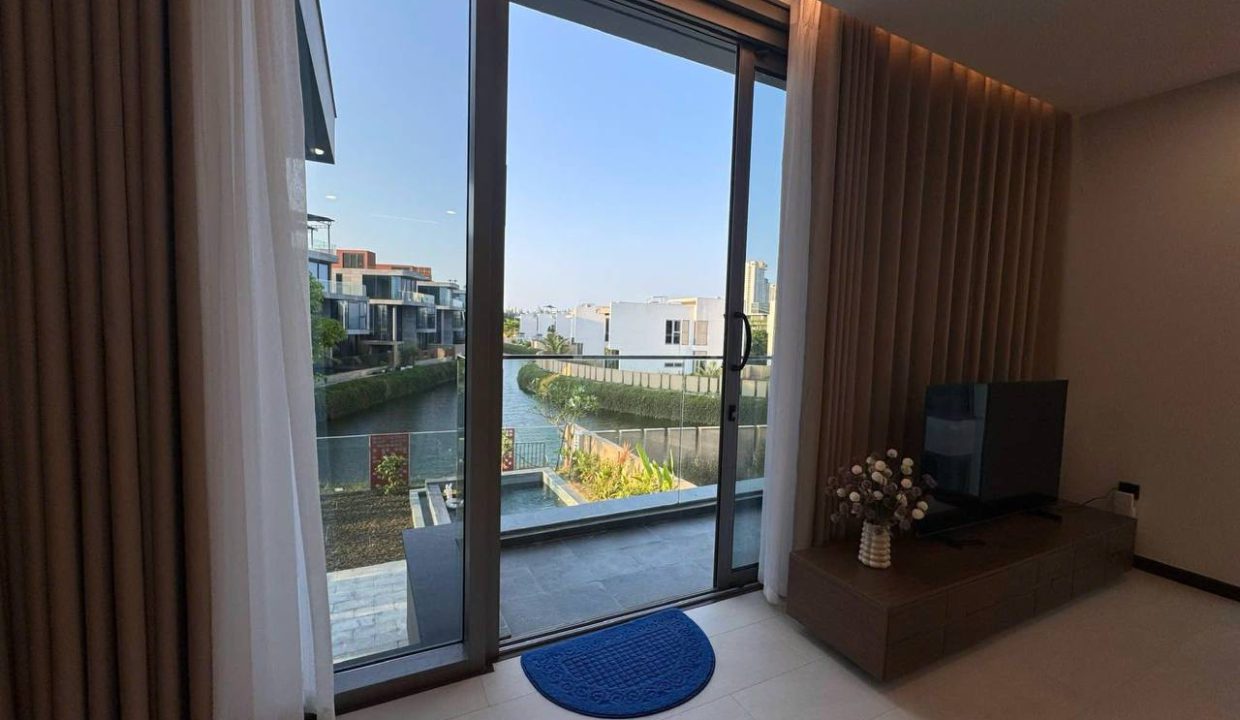Luxury 4 Bedroom Villa with Pool, Sauna & Elevator