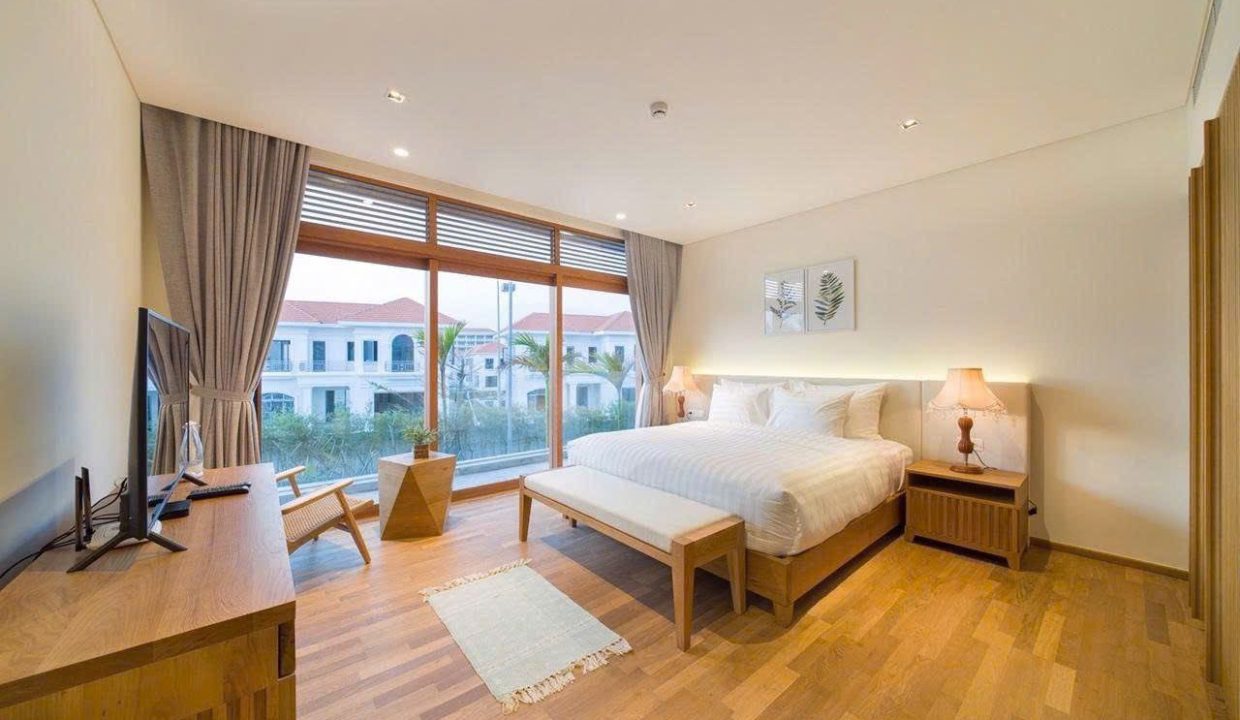 Beachfront 5-Bedroom Villa at Da Nang