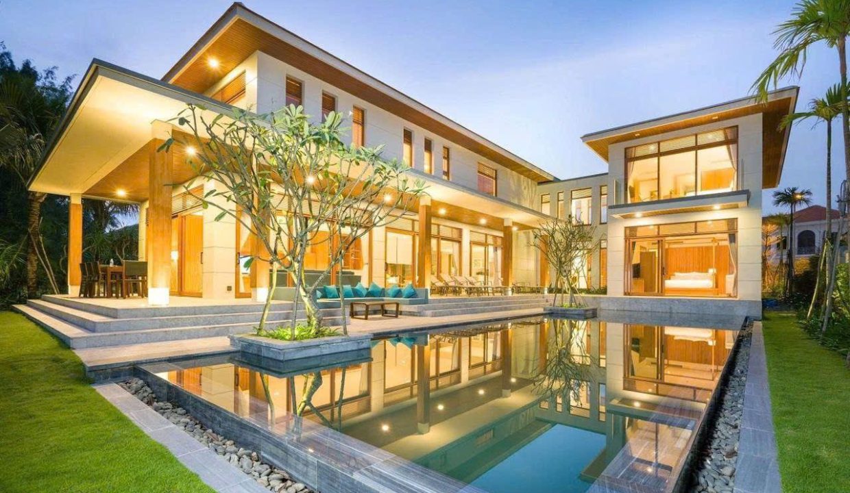 Beachfront 5-Bedroom Villa at Da Nang