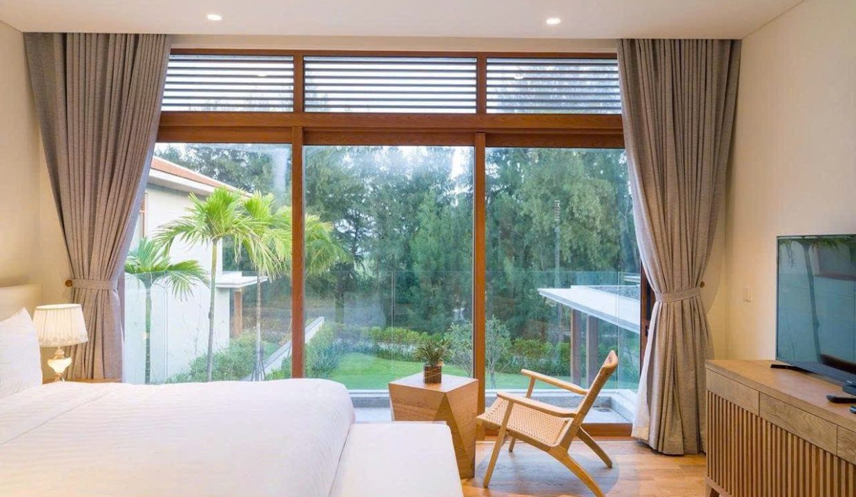 Beachfront 5-Bedroom Villa at Da Nang