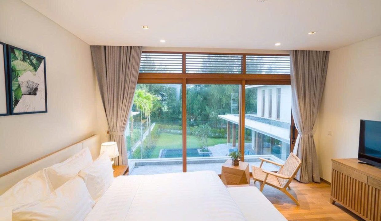 Beachfront 5-Bedroom Villa at Da Nang