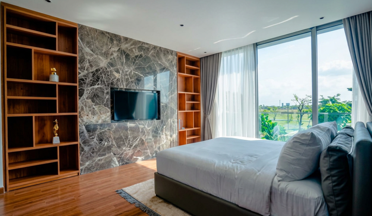 Golf Course 5-Bedroom Villa at Montgomerie Links