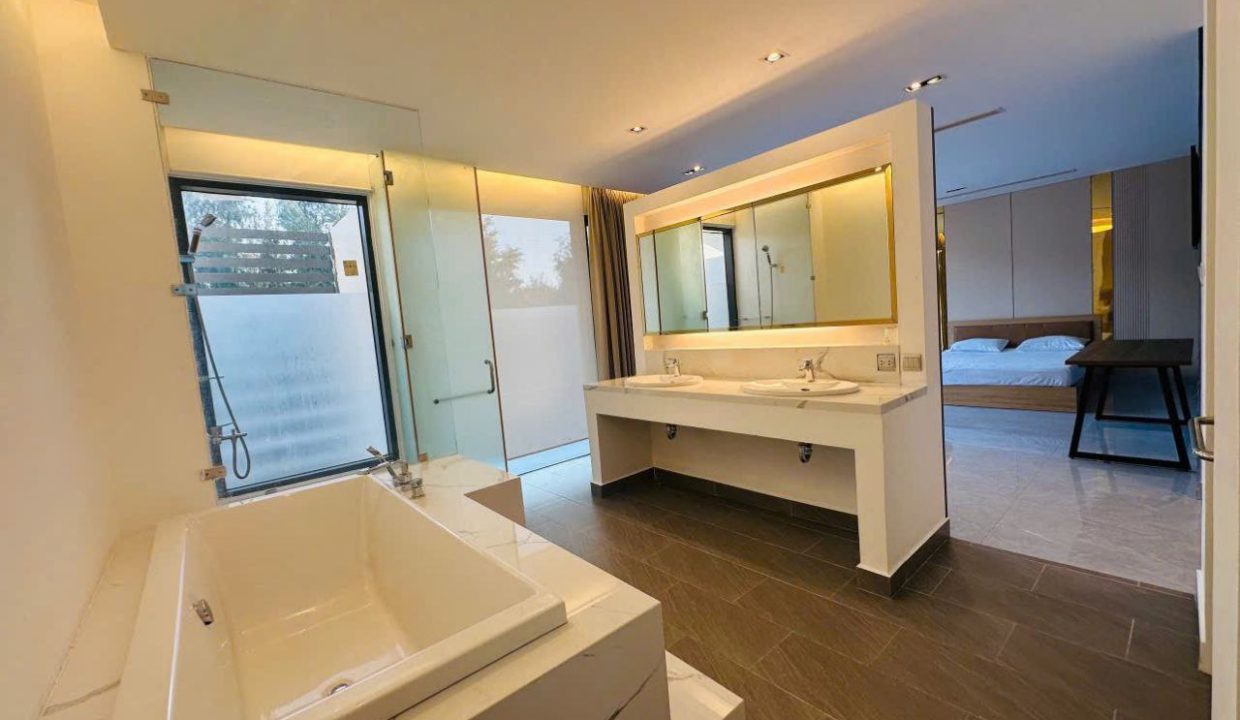 3-Bedroom Golf Villa for Rent at Dune Residences