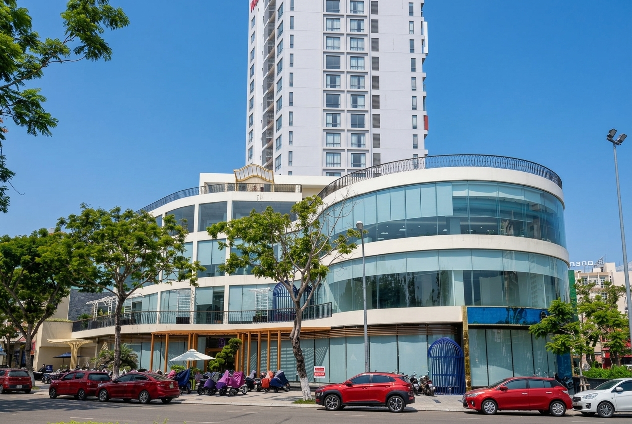 LOGI 3 Building | Large Floor-Plate Office near Dragon Bridge